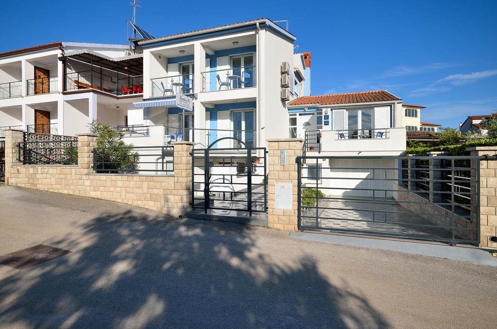 Apartments Nautilus Pula Exterior photo